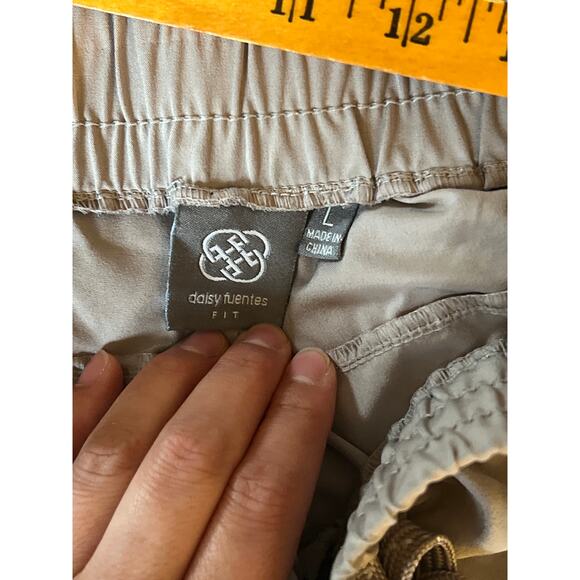 Daisy Fuentes women’s taupe athletic joggers size L‎ - Picture 4 of 6